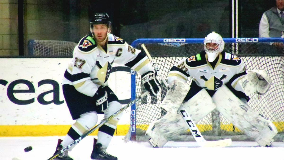 Nailers Blank Wings to Keep Playoff Hopes Alive