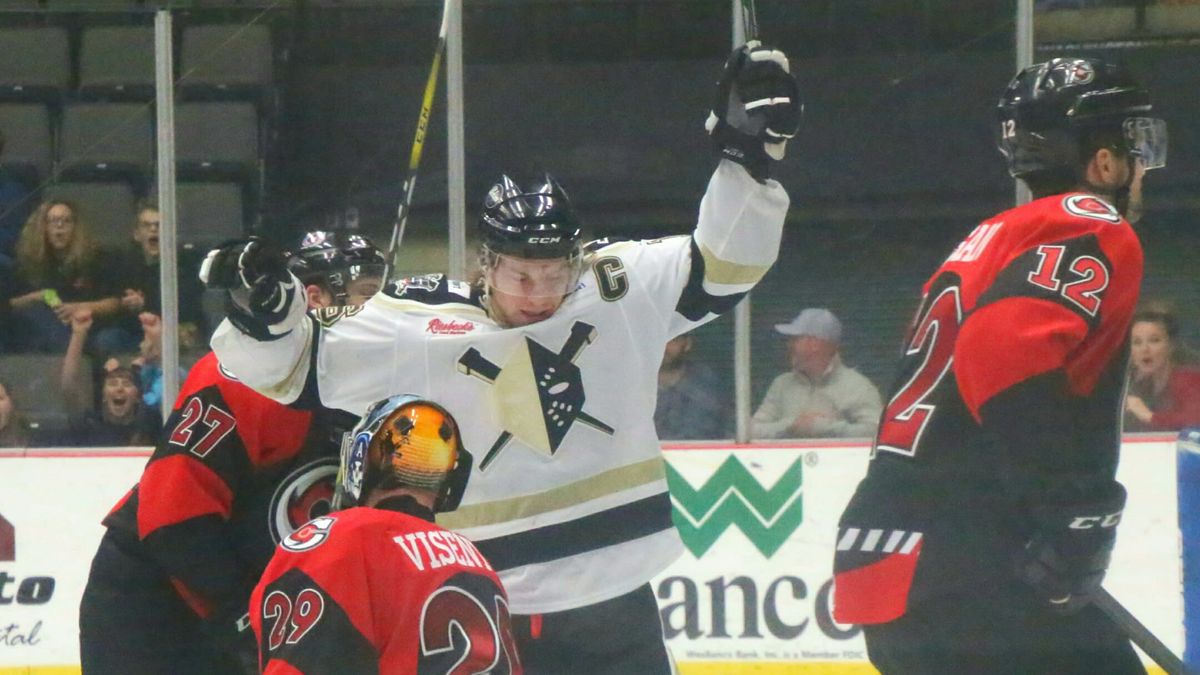 Nailers Jingle All the Way to Victory