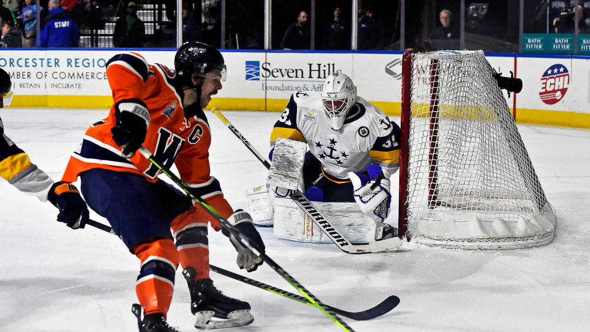 Admirals Take Final Matchup Against Worcester, 6-2