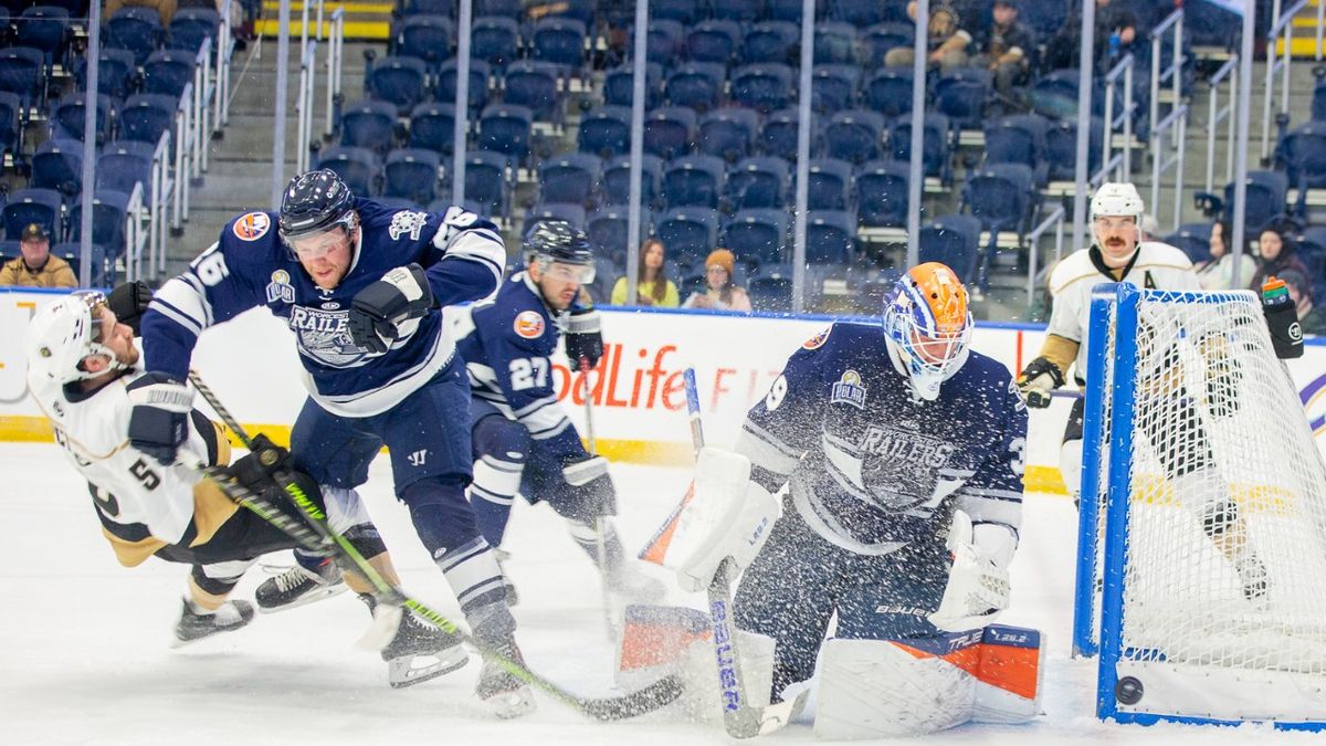 Railers Open First Three-in-Three Weekend With 4-2 Win Over Growlers  