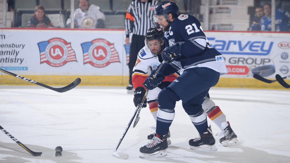 Three goal third period lifts Railers to 4-3 win in Glens Falls