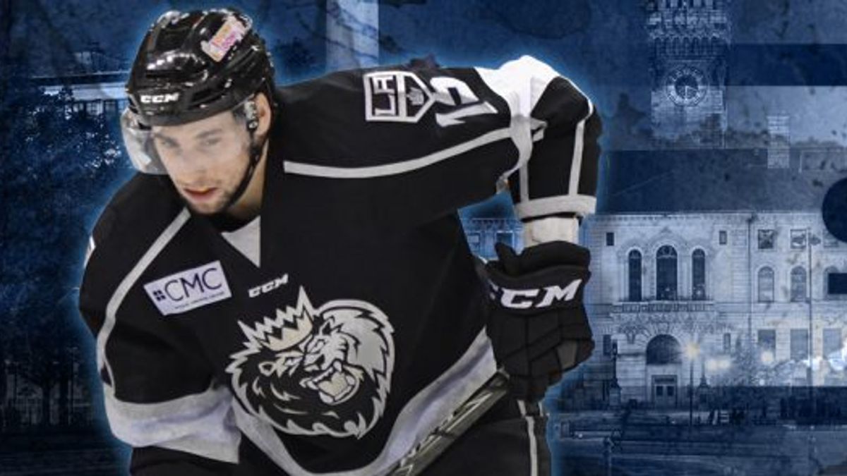 Worcester Railers HC sign right winger Wade Murphy