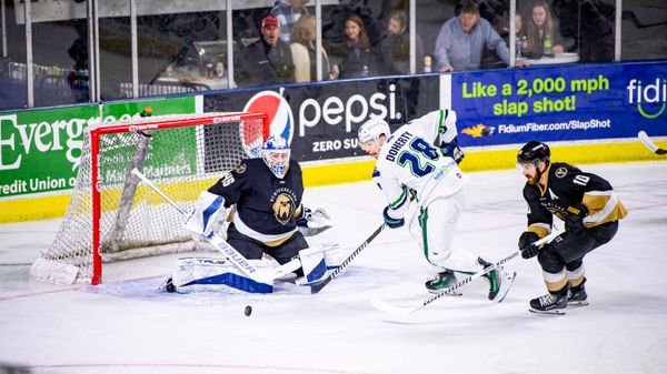 ASKEW SCORES TWICE AS MARINERS FALL TO GROWLERS